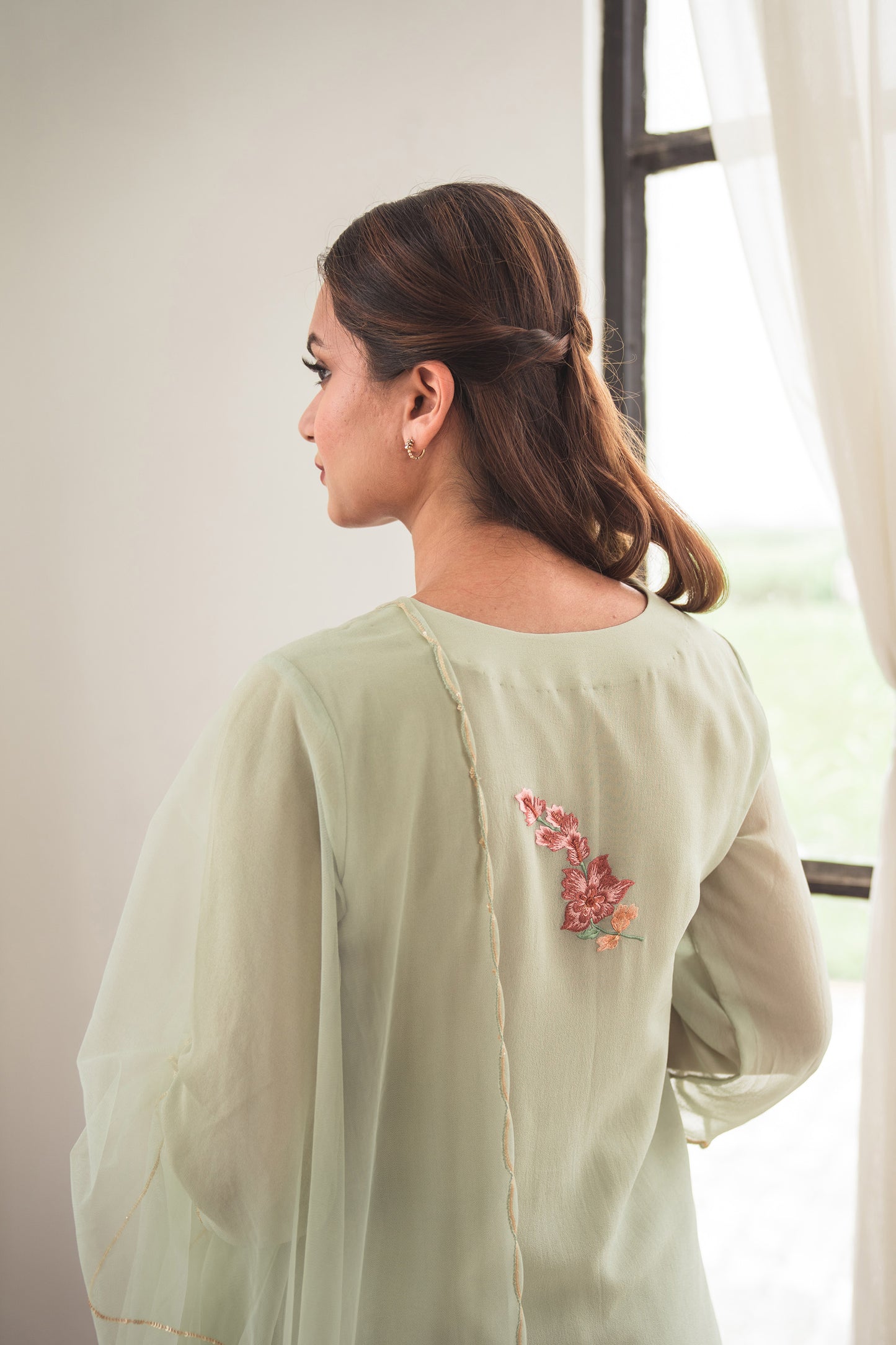 Georgette Kurta Set with Floral Embroidery in Pistachio