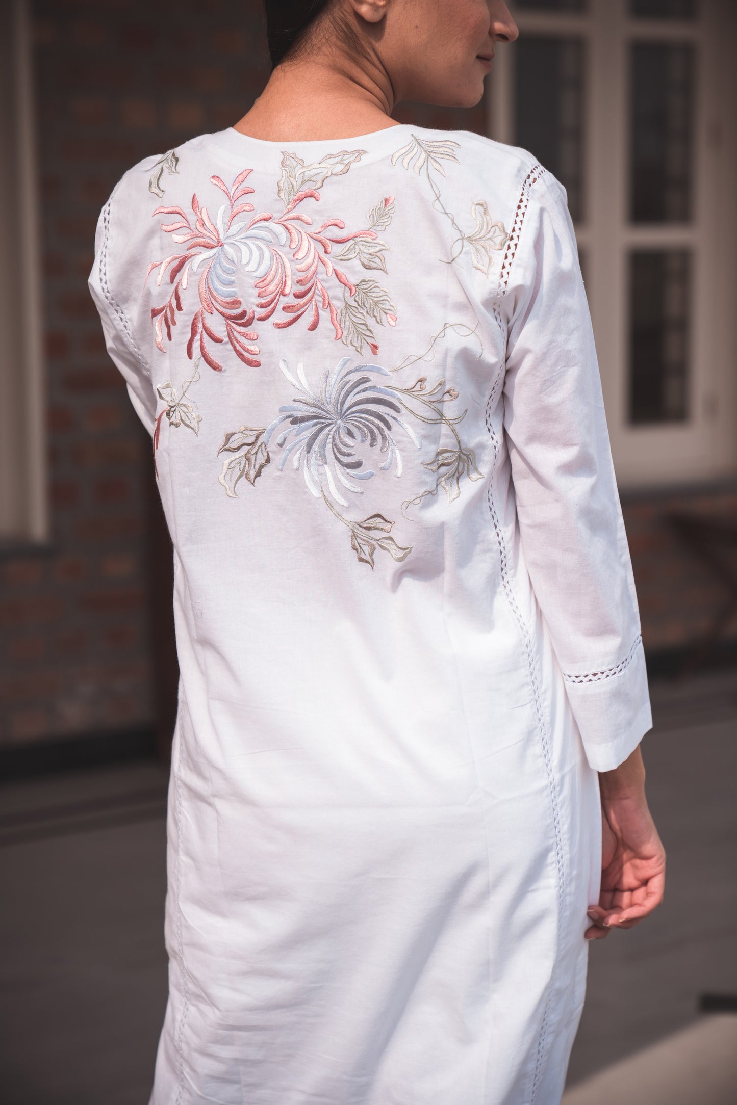 White Kurta Set with Embroidered Back